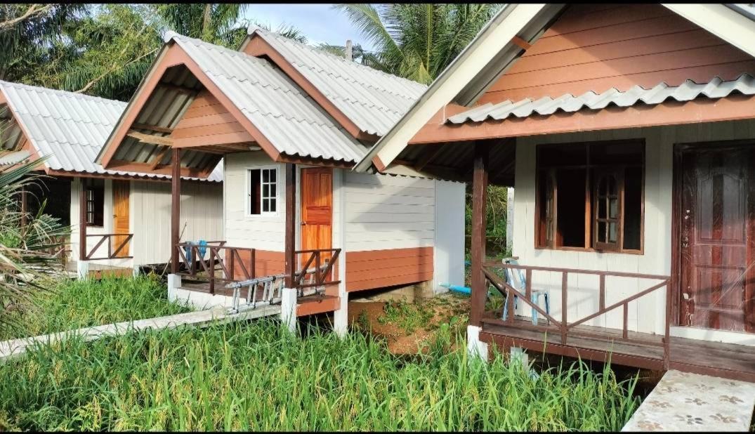 ปารมีฟาร์มสเตย์ Takuapa Ngoại thất bức ảnh